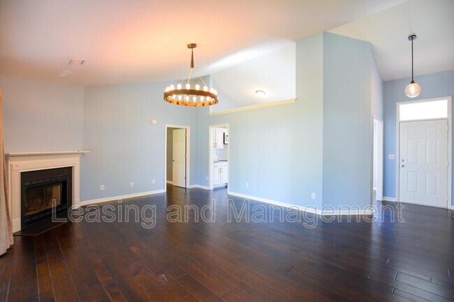 Building Photo - 606 Portico Park