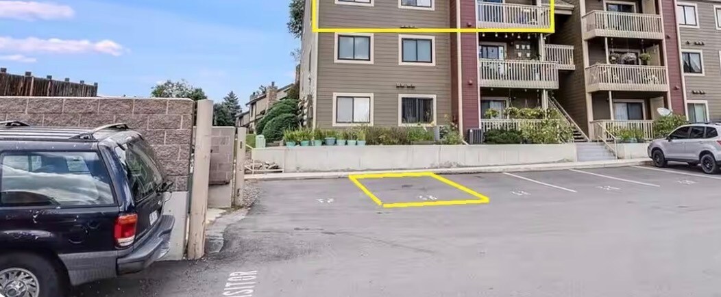 Building Photo - 10872 W Evans Ave