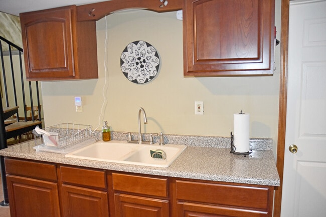 Building Photo - Furnished Home on Spoon Lake