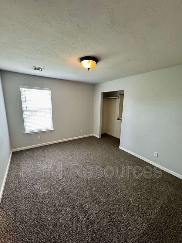 Building Photo - 8205 NW 83rd Terrace