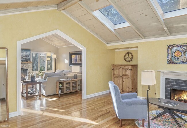 Building Photo - 3 br, 2.5 bath House - 3875 The Hideout