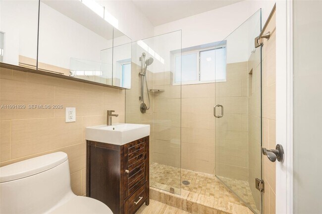 Building Photo - 2431 Overbrook St