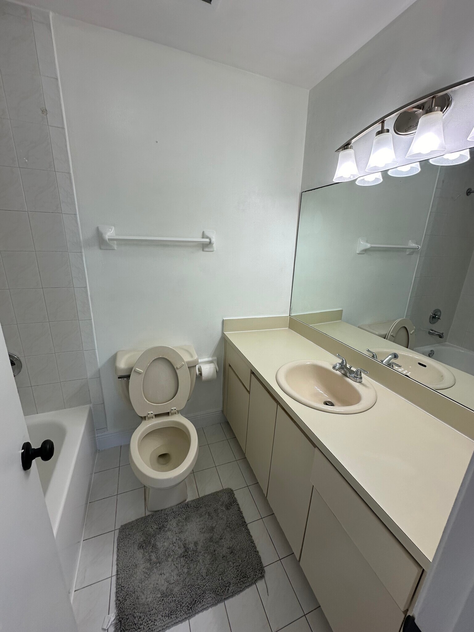 2nd bedroom bathroom - 8851 NW 119th St