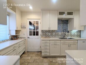 Building Photo - 2202 N Frannea Dr