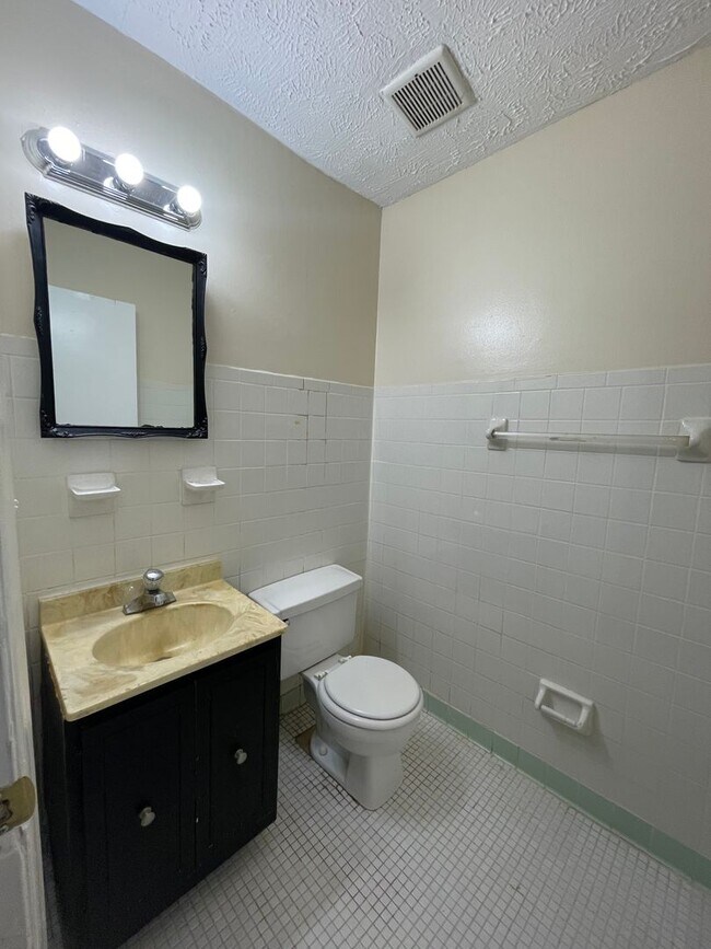 Building Photo - COMING SOON! Nice 3 BR House for Rent! W/D Hookups, Off-Street Parking, Pets Ok!