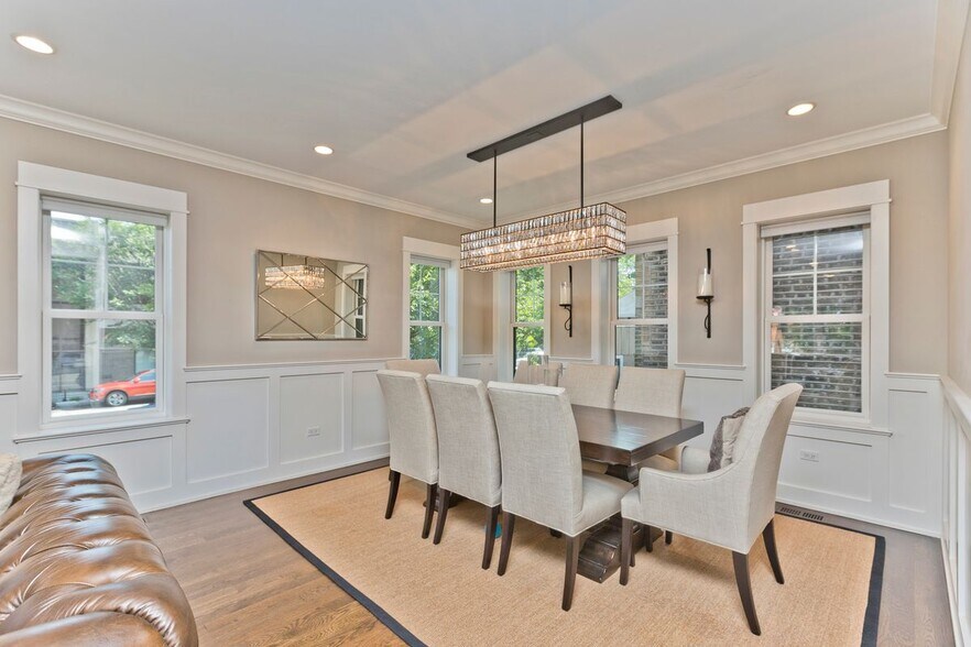 Building Photo - 4752 N Hamilton Ave