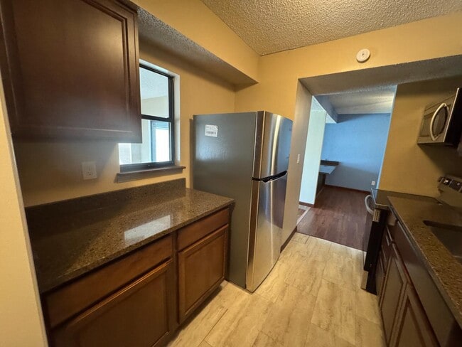 Building Photo - 1437 Westbrooke