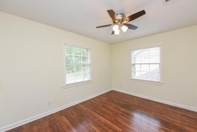 Building Photo - 4360 Fiesta Ln