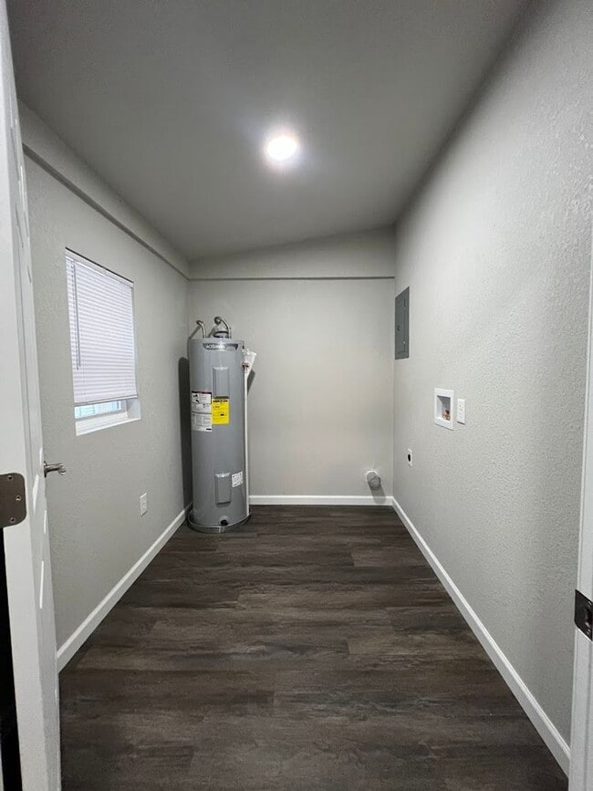 Building Photo - Stunning 4-Bedroom Renovated Home in Sapulpa