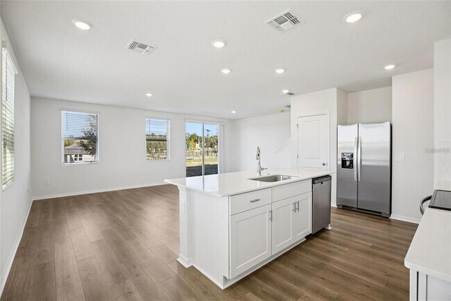 Building Photo - 698 Muhly Wy