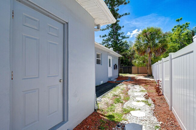 Building Photo - 5634 9th Ave N