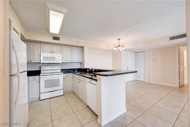 Building Photo - 1210 Wildwood Lakes Blvd