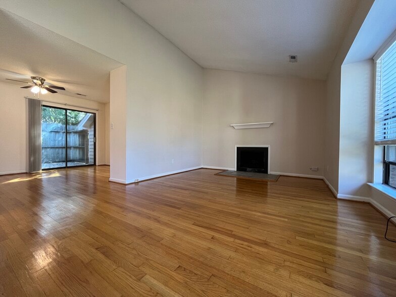 Building Photo - 6828 Ray Rd