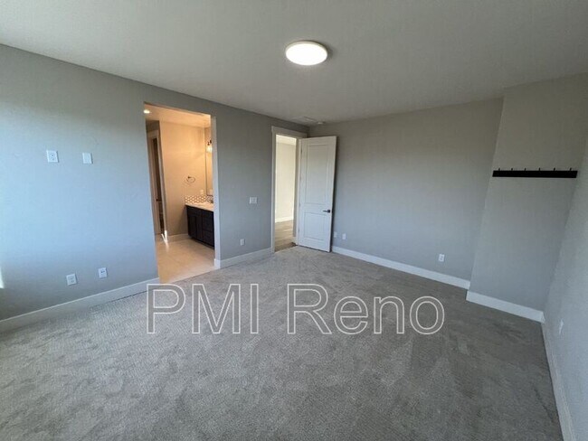 Building Photo - 2176 Selway Dr