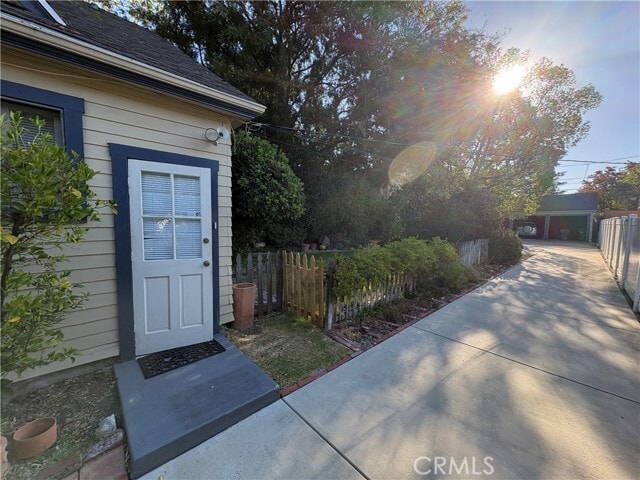 Building Photo - 894 S Los Robles Ave