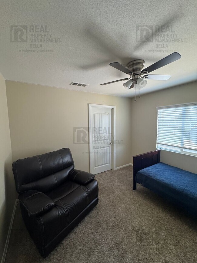 Building Photo - Resort-Style Living in Spencer’s Crossing ...