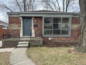 Building Photo - 13731 Elgin St