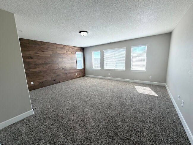Building Photo - Beautiful 5 Bedroom with Den/Office and Large Bonus Room in Bethany Ridge!!!