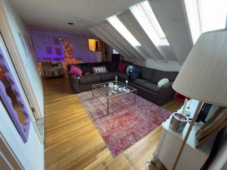 Building Photo - 26 Greylock Rd