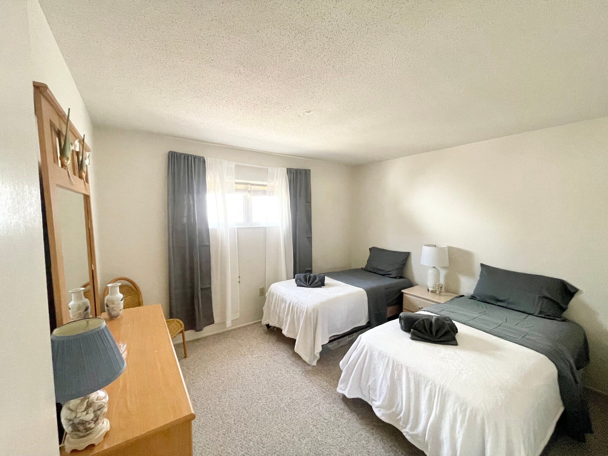 Building Photo - 400 Base Ave E