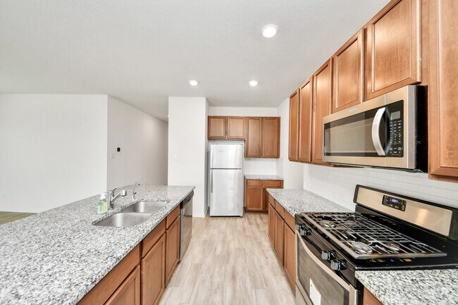 Building Photo - 1270 Glendora Dr