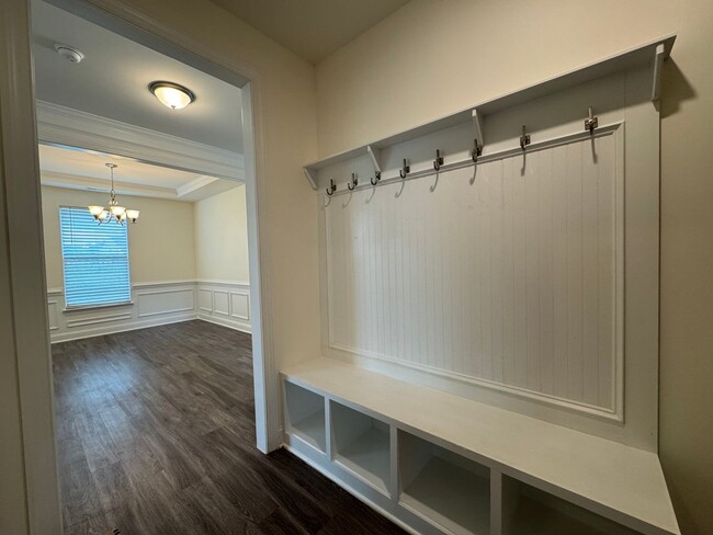 Building Photo - 5 Bedroom Home in Franklinton