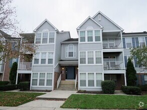 Building Photo - 2 Bedroom Condominium Located in Stonegate...