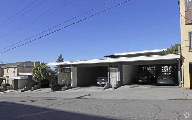 Building Photo - Merritt Heights