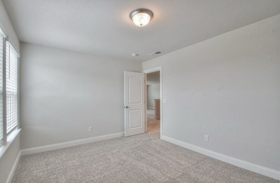 Building Photo - 1095 Holland Ridge Way