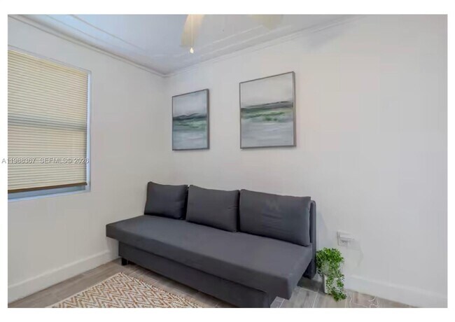 Building Photo - 501 N 24th Ave