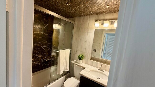 Building Photo - 2646 Polk St