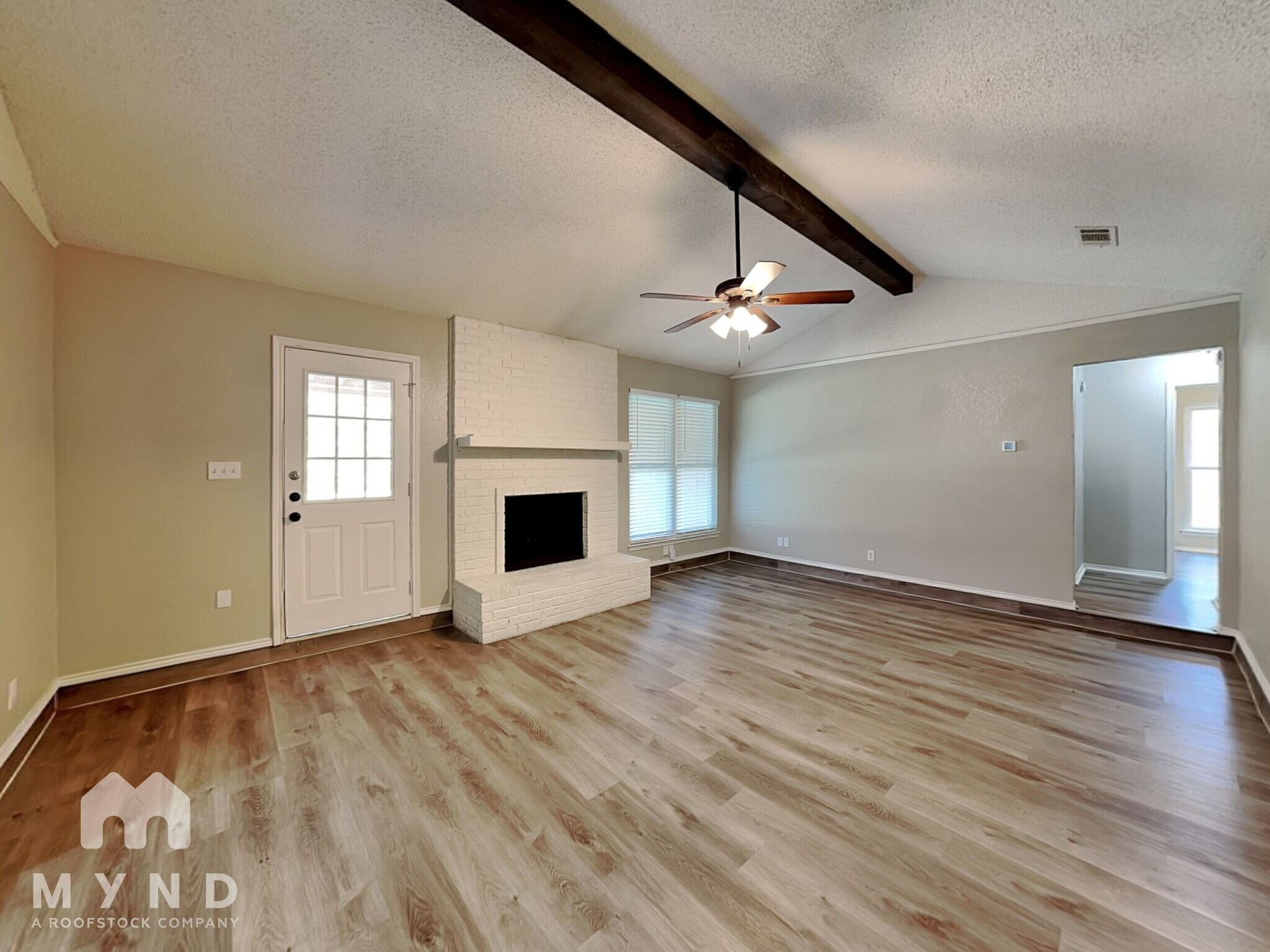 Building Photo - 3528 Park Lake Dr