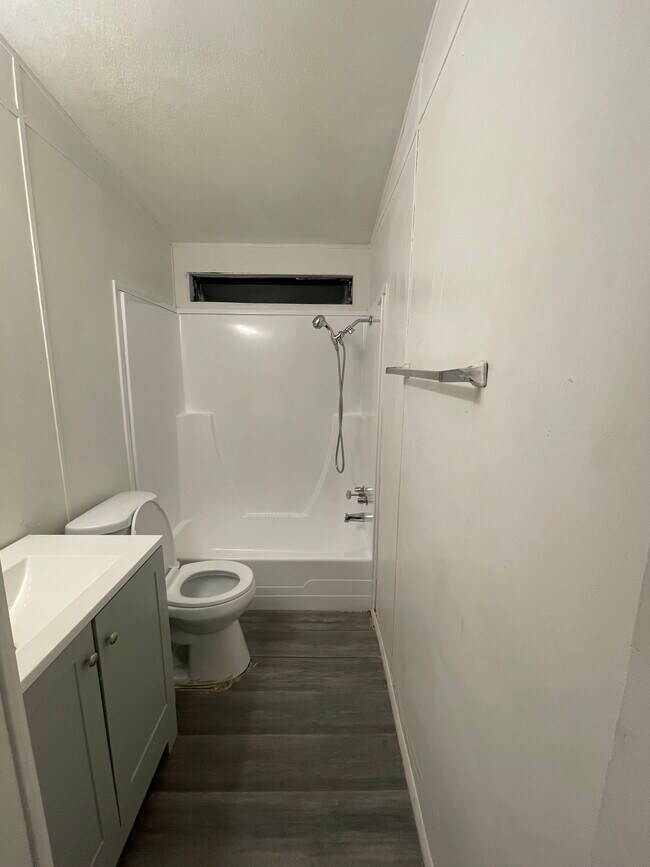 Building Photo - 2134 Fruitvale Ave