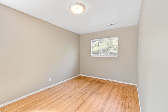 Building Photo - Charming Single-Level 3 Bedroom, 2 Bath Home