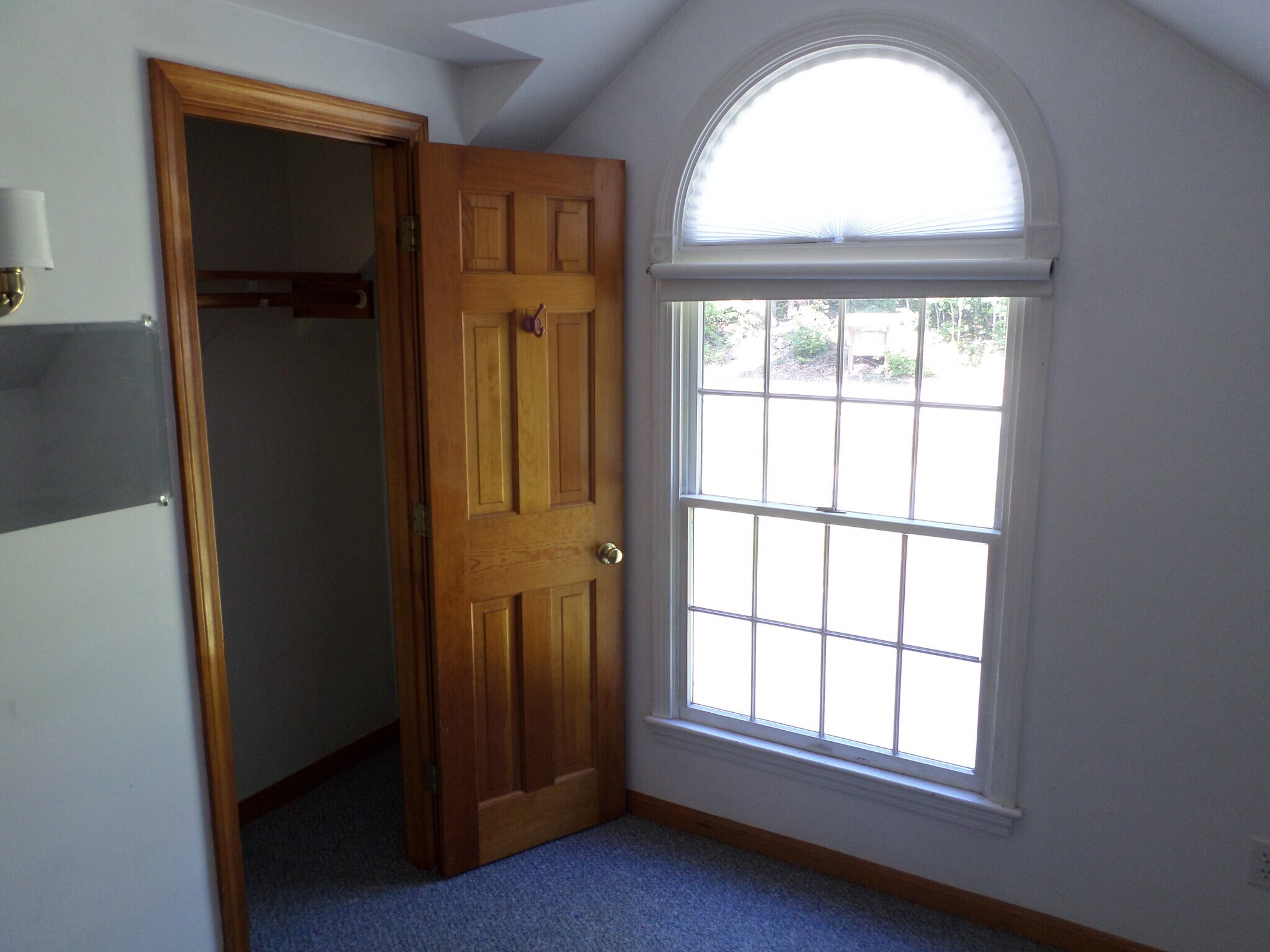 Building Photo - 188 Flaggy Meadow Rd
