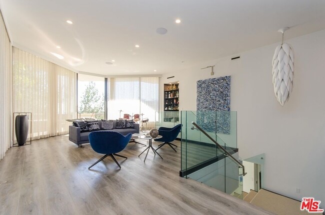 Building Photo - 510 Leslie Ln