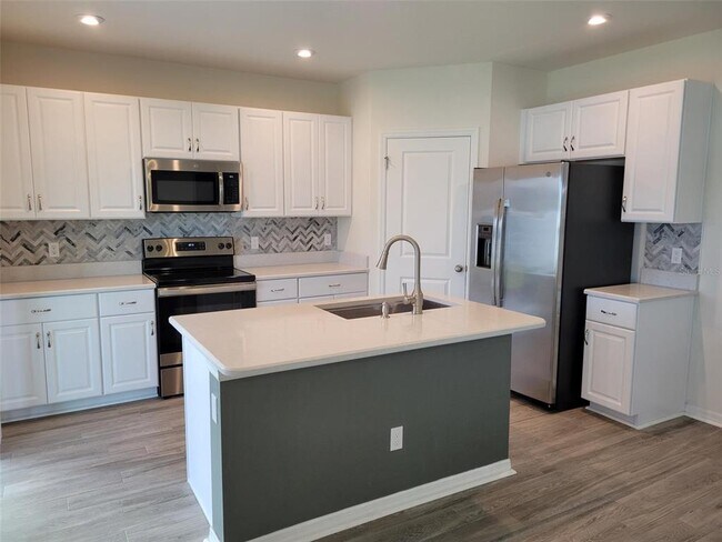 Building Photo - 3935 Fescue St