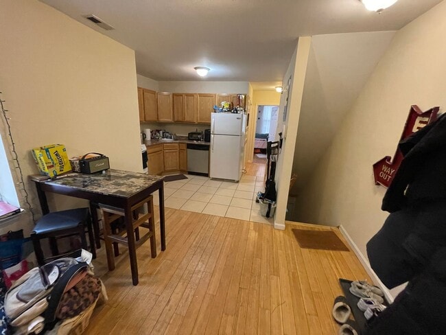 Building Photo - 1849 Willington St