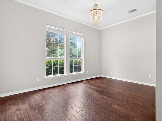 Building Photo - 1210 Forest Hills Dr