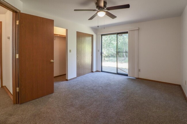 Building Photo - 9240 Mullen Rd SE