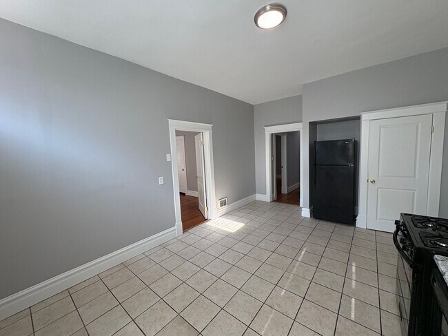 Building Photo - Fresh and Beautiful 3 bedroom South City Home