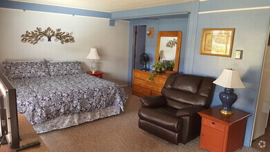 Building Photo - ROSE TREE INN - UPTOWN SEDONA- FURNISHED ...