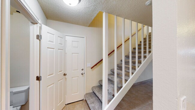 Building Photo - 883 Broadway