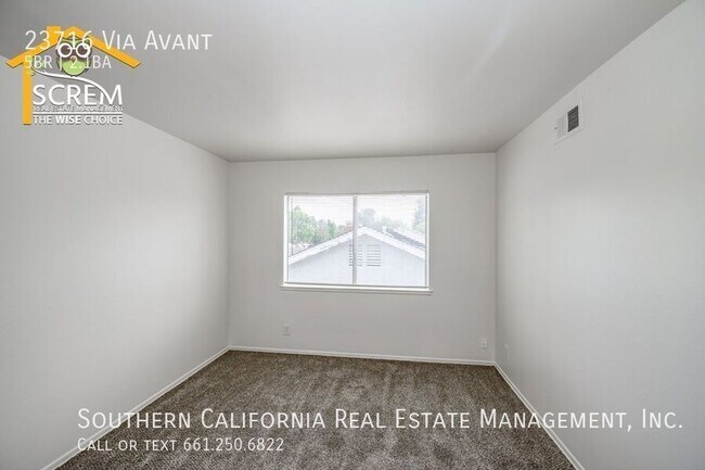 Building Photo - 23716 Vía Avant