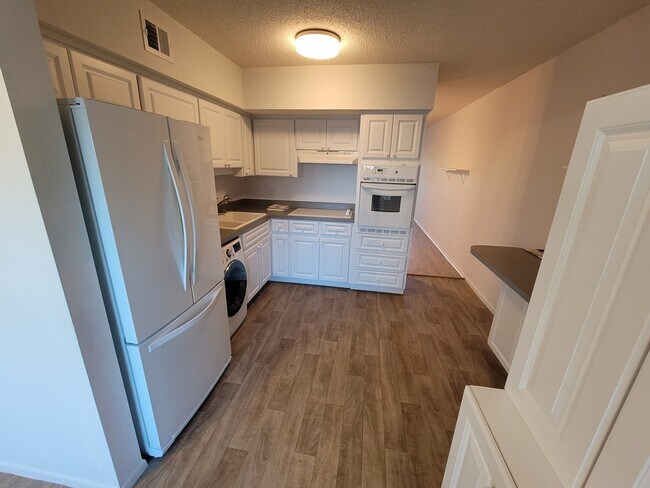 Building Photo - 2363 Israeli Dr