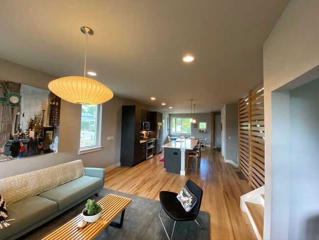 Building Photo - Gorgeous 4B/3.5B North Boulder - Available...