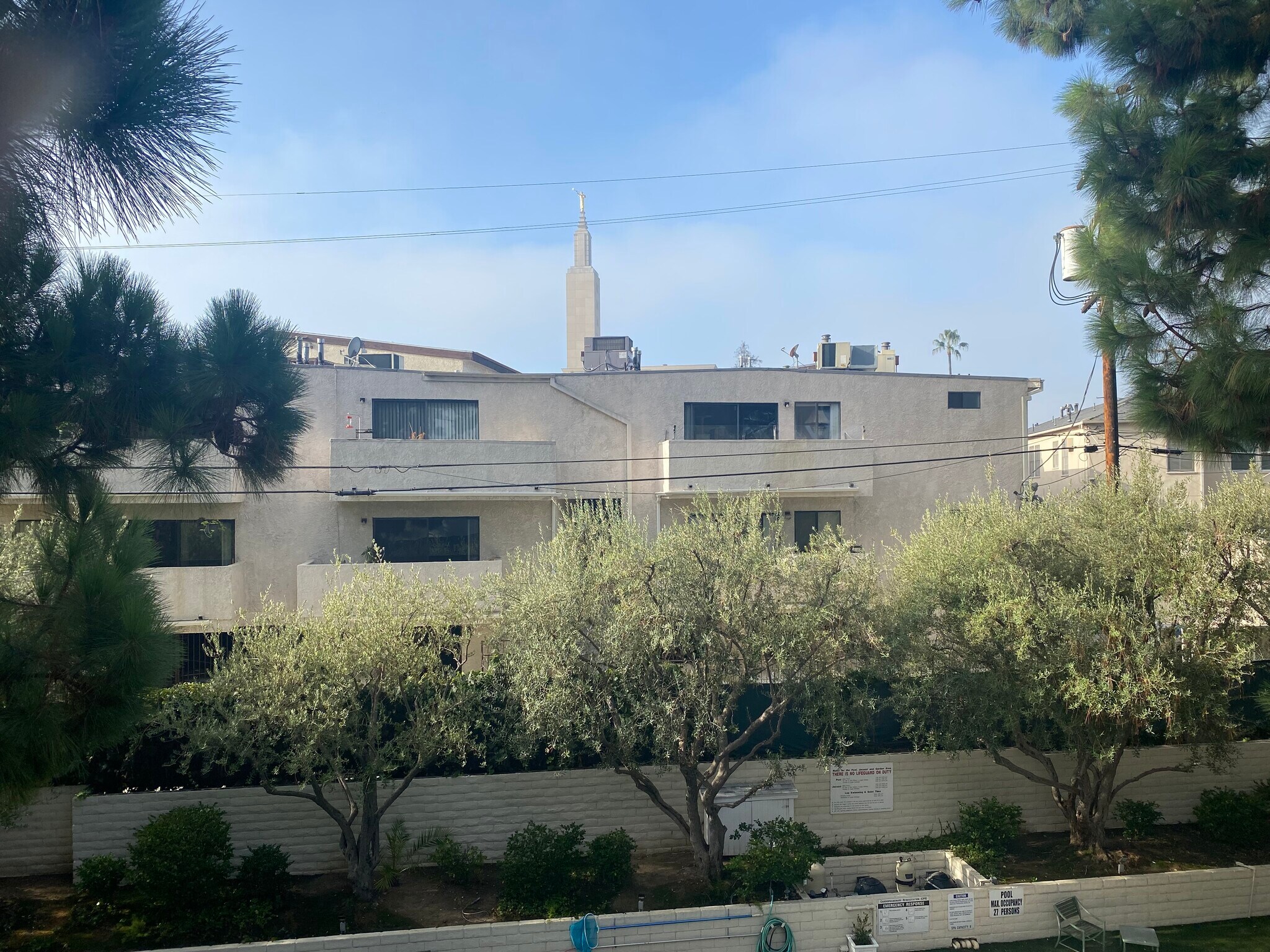 Building Photo - 10650 Holman Ave