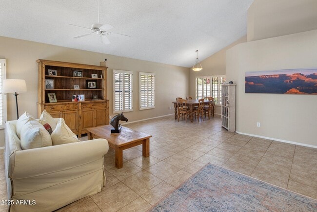 Building Photo - 9012 E Sutton Dr