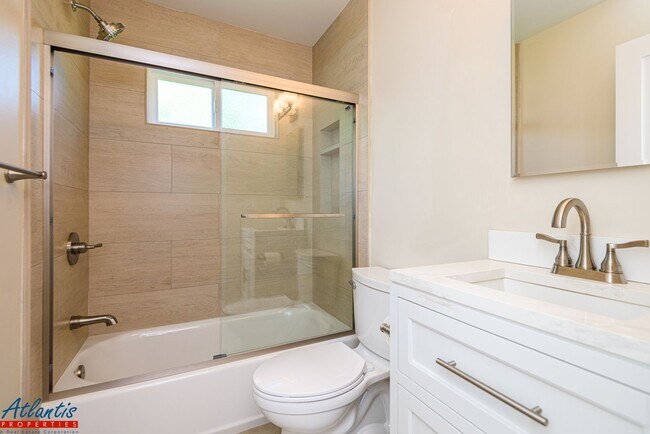 Building Photo - Gorgeous & Remodeled Home