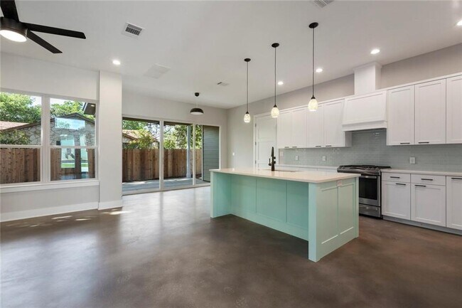 Building Photo - 1107 Stobaugh St